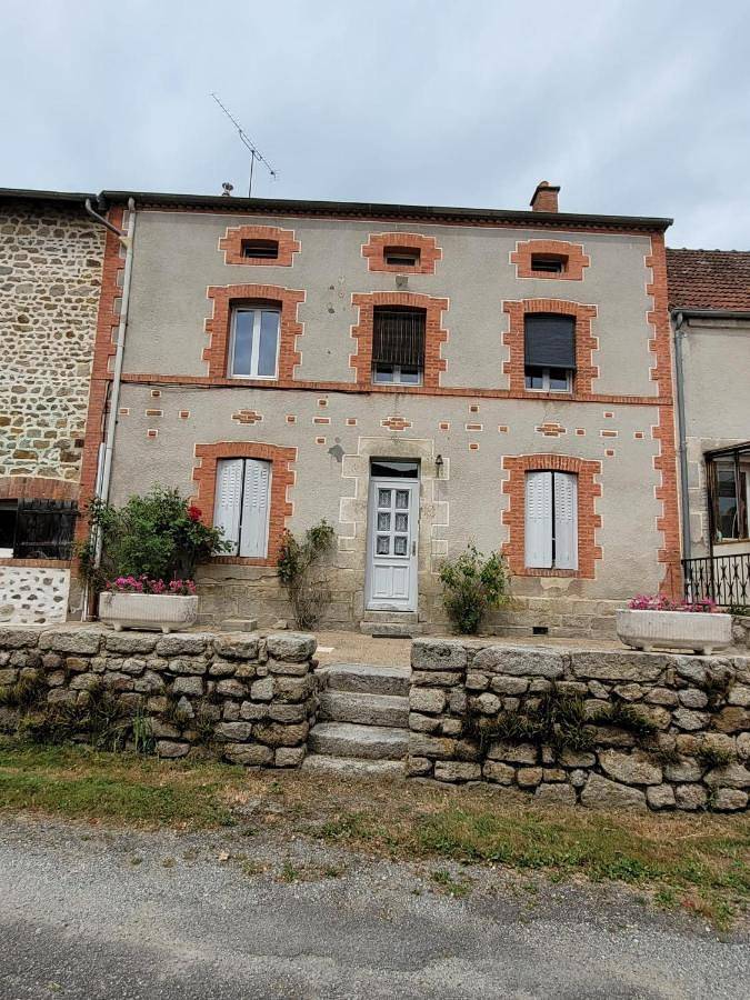 Three-Bedroom House in Ahun, Région de Guéret