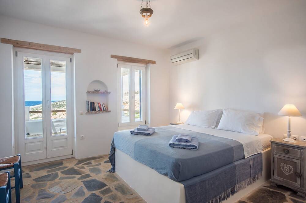 Seaside Villa- Island Living Paros- in Parasporos, Paros