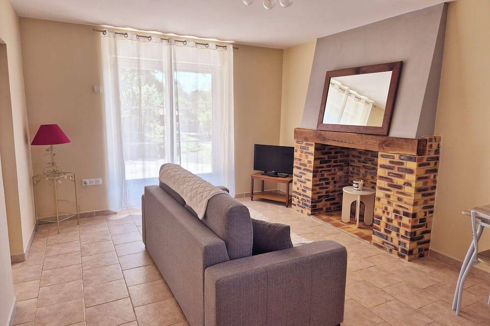 Entire apartment, Apparently T2 in Brigueuil, Charente