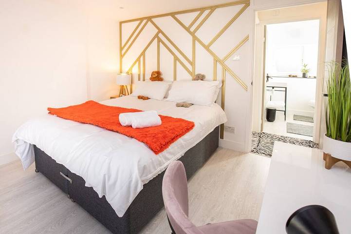 Gîte pour 6 personnes, avec Jacuzzi ainsi que Terrasse et Jardin à Merthyr Tydfil - 2