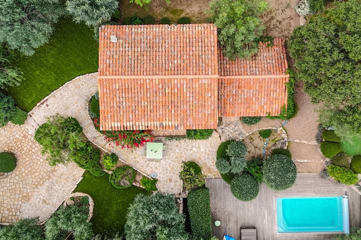 Location de vacances pour 8 personnes, avec jardin et piscine, adapté aux familles à Sotta - 2