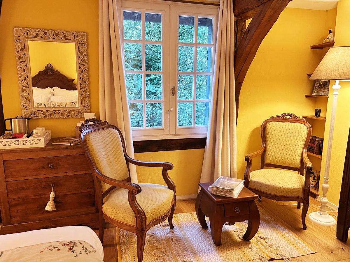 Double Room with Private Bathroom in Sainte-Colombe, Région de Dieppe