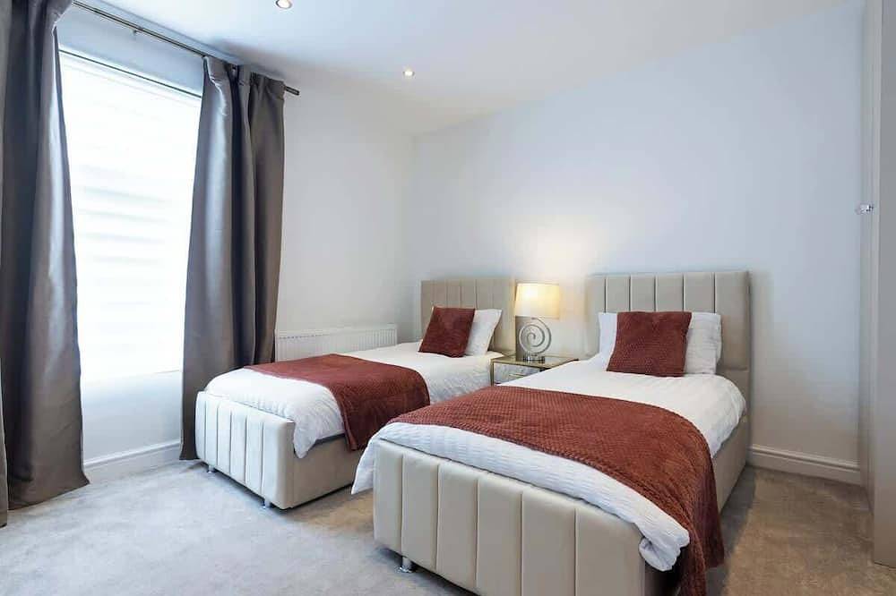 Perfect Booking | Stylish 2 Bed Home In Stockport in Stockport, Greater Manchester