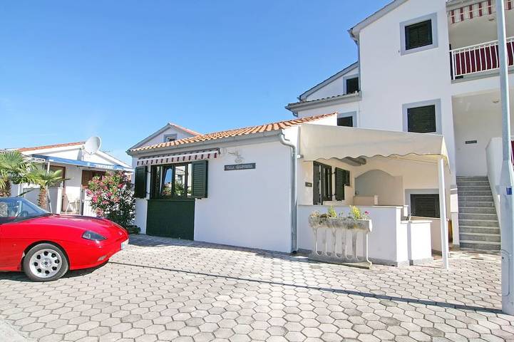 Ferienhaus für 3 Personen, mit Terrasse und Garten in Poreč