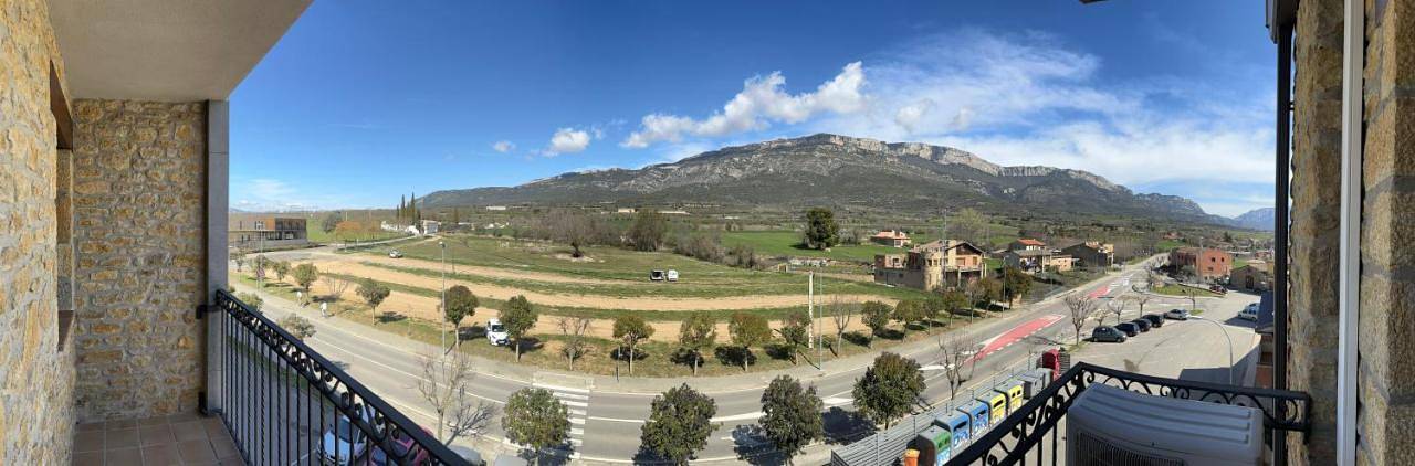Gîte pour 6 personnes, avec balcon et vue, adapté aux familles à Àger - 3