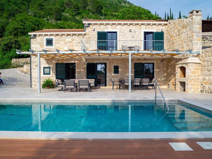 Villa pour 6 personnes, avec vue et jardin ainsi que piscine et balcon
