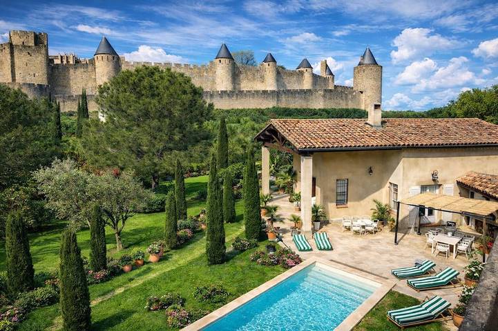 Location de vacances pour 16 personnes, avec piscine dans Musee de l'Ecole