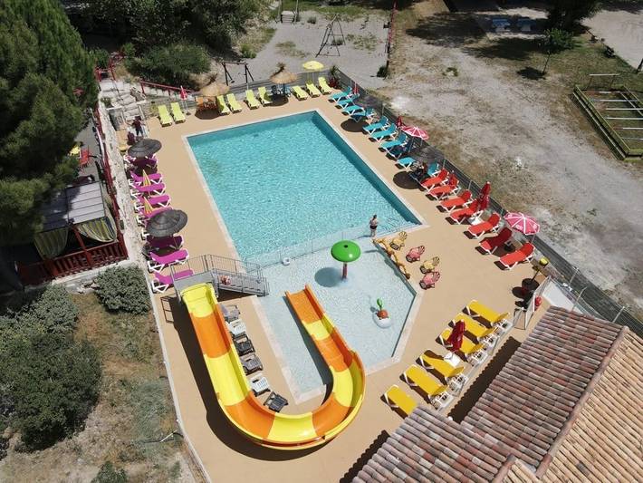 Gîte pour 12 personnes, avec piscine ainsi que terrasse et bassin pour enfant à Saint-Maime - 2