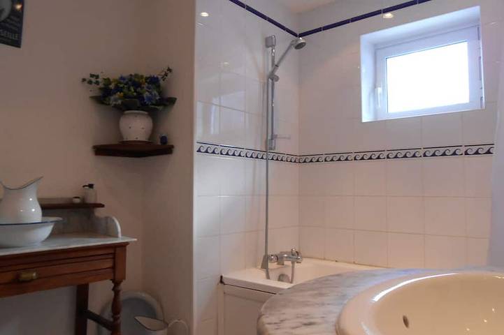 Gîte pour 6 personnes, avec Balcon et Jacuzzi ainsi que Jardin et Piscine à Sacoué - 4