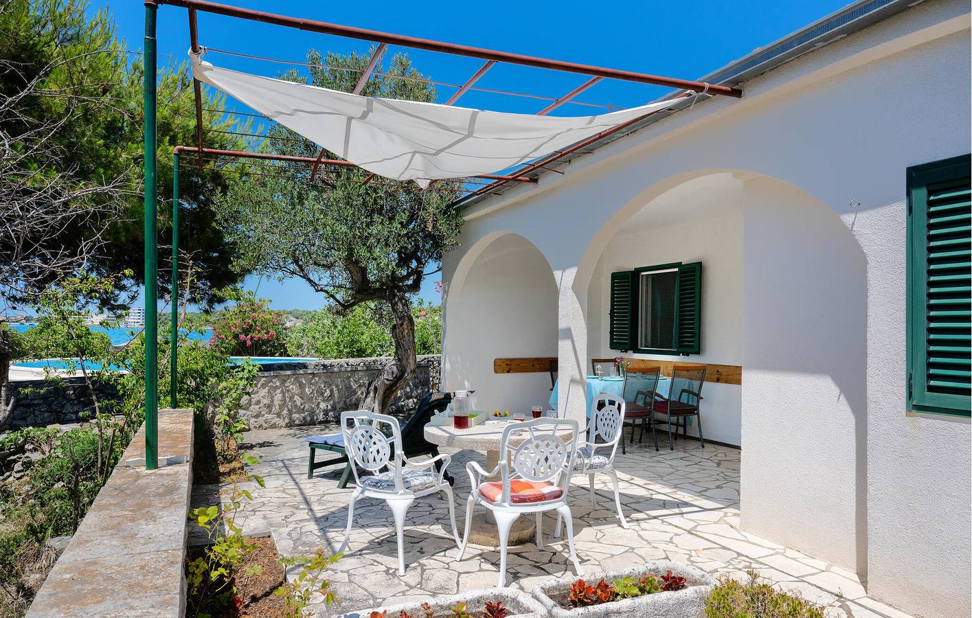 Maison de vacances pour 4 personnes avec terrasse in Rogoznica, Šibenik-Knin