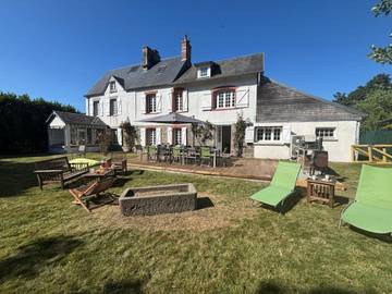 Gîte pour 12 personnes, avec terrasse et jardin, animaux acceptés à Bacilly
