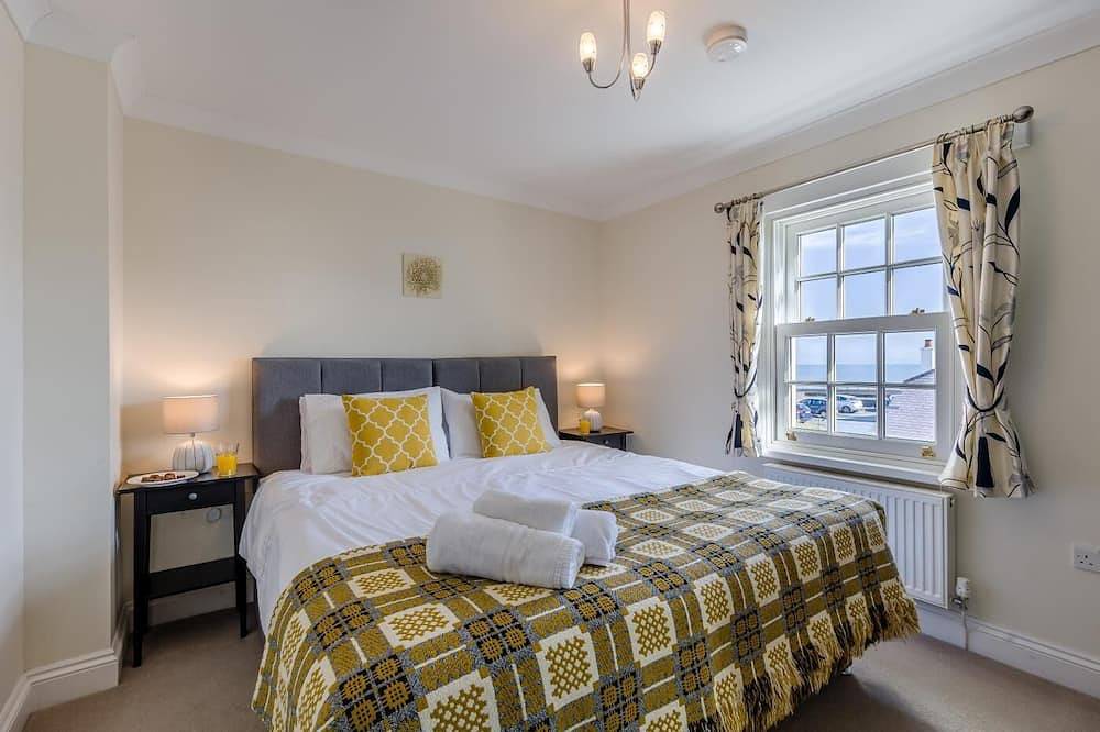 5 Bed in Aberaeron (oc-r43318) in Aberaeron, Cardigan Bay