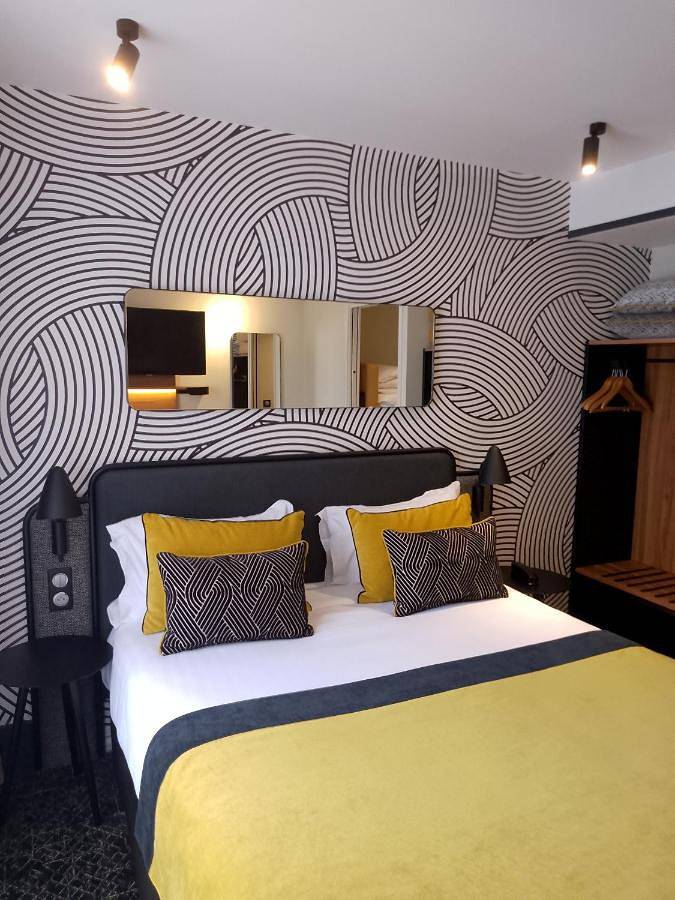 Comfort Double or Twin Room in Quartier du Montparnasse, Paris