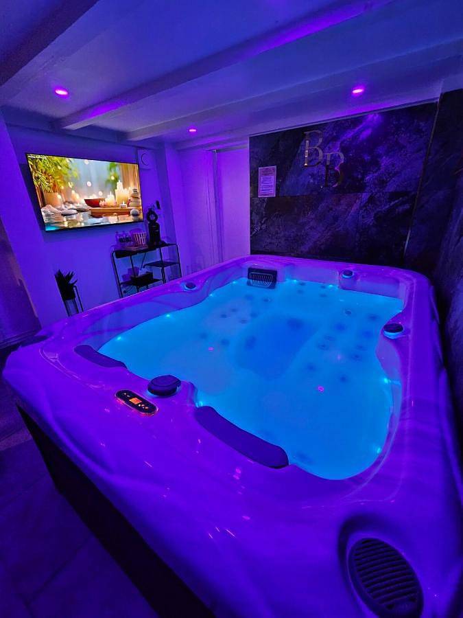 Gîte pour 2 personnes, avec Jacuzzi à Port-de-Bouc - 4