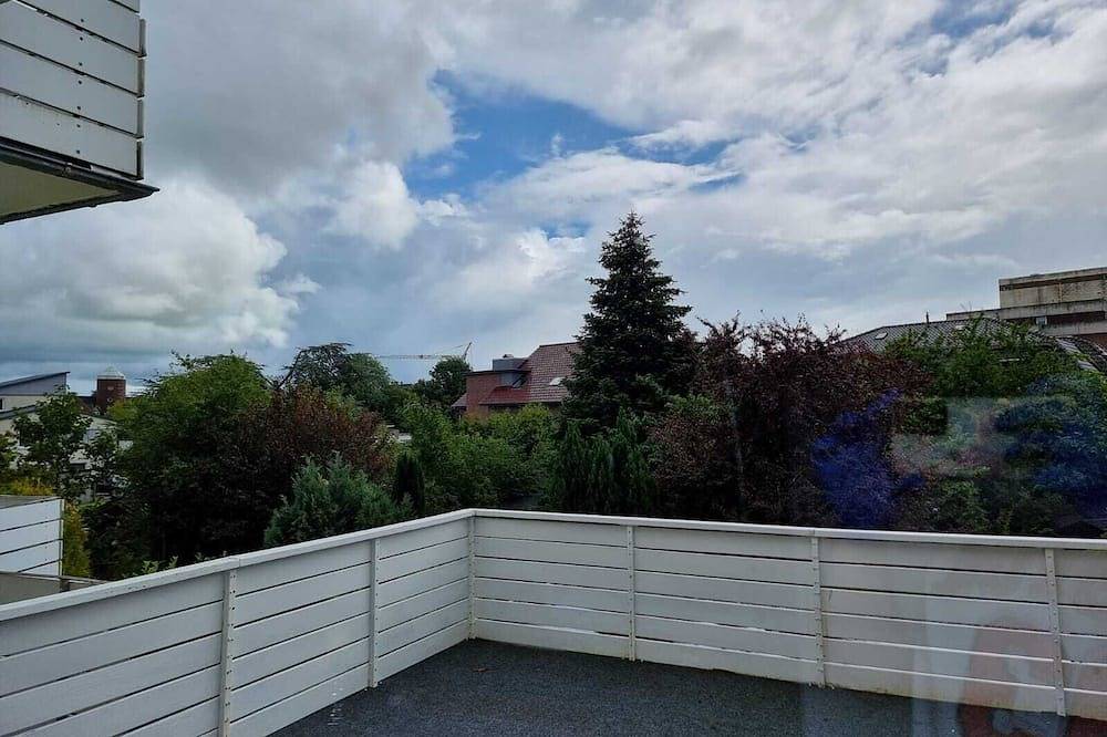 Ganze Wohnung, Ferienwohnung \"Schöne Aussicht\" mit großer Balkon-Terrasse in Nordenham, Wesermarsch