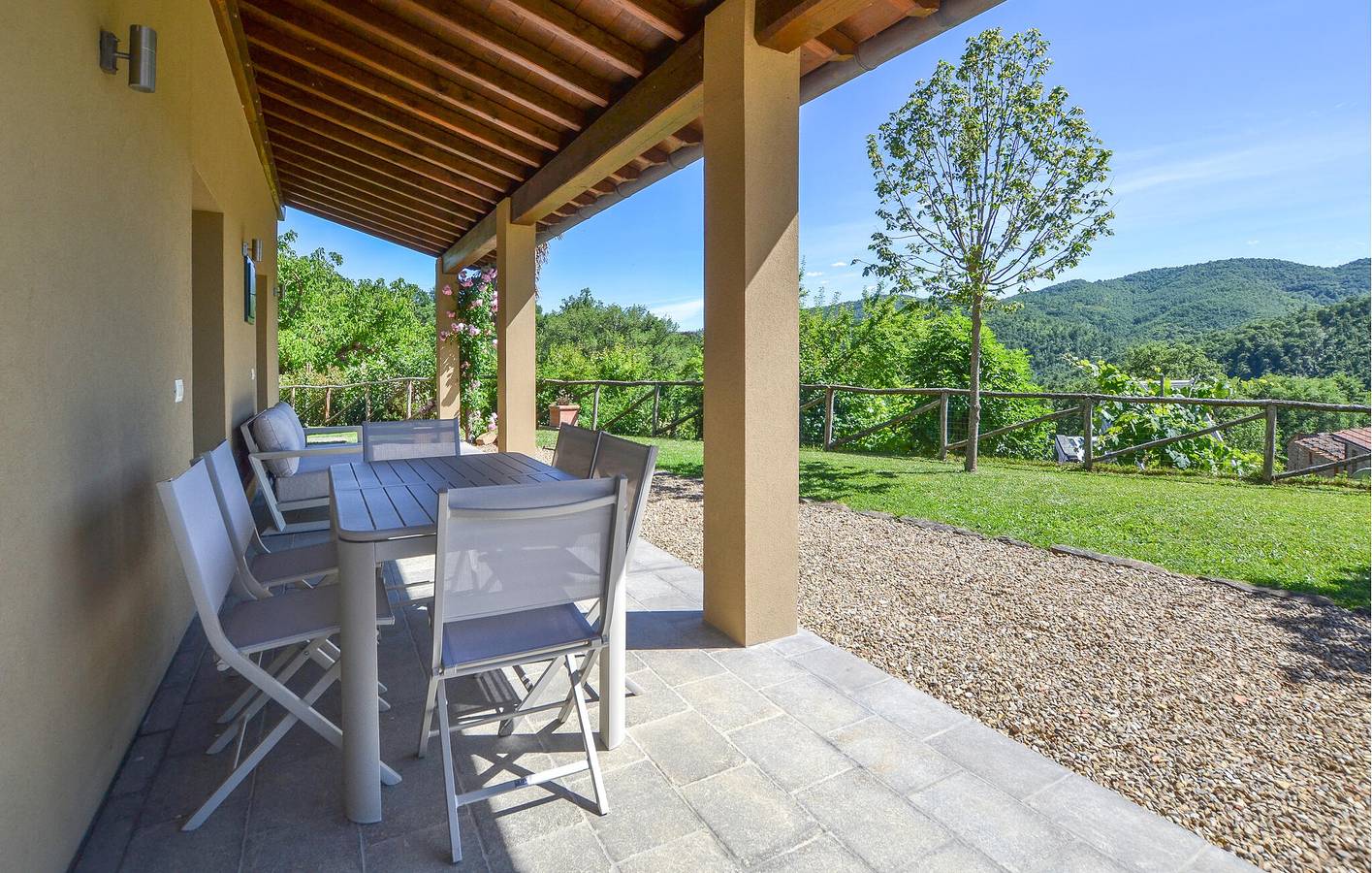 Accogliente appartamento con 1 camera da letto, piscina, giardino e Wi-Fi in Arezzo, Provincia di Arezzo