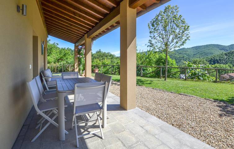 Accogliente appartamento con 1 camera da letto, piscina, giardino e Wi-Fi in Arezzo, Provincia di Arezzo