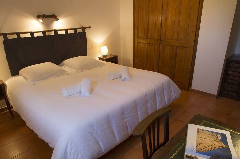 Frente a la huerta y los Alpes, Albergue Montagne de Lure para cinco personas in Forcalquier, Parque natural regional del Luberon