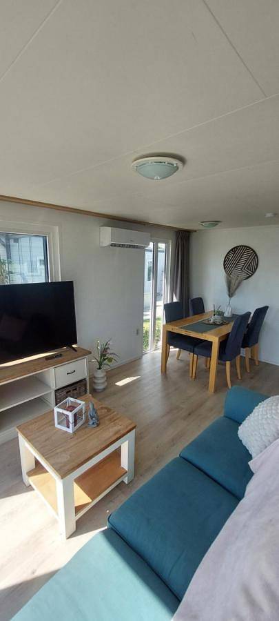 Ferienhaus für 4 Personen, mit Terrasse und Garten sowie Pool und Seeblick in Elburg