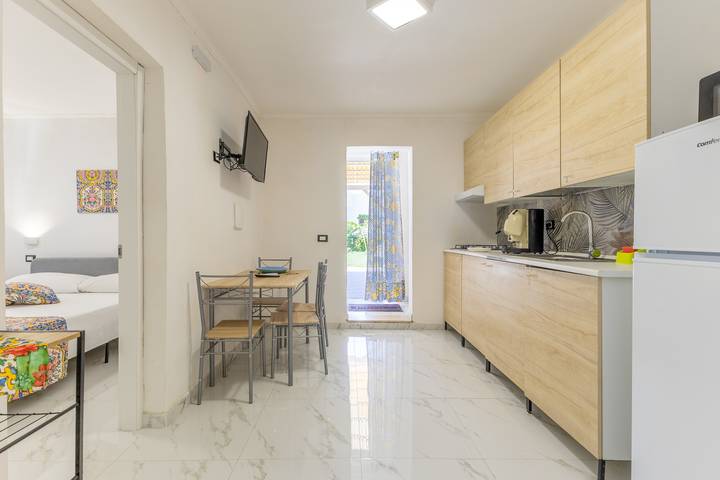 Appartamento intero, Appartamento 'Stella Marina' con piscina condivisa, Wi-Fi e aria condizionata in Granelli, Pachino