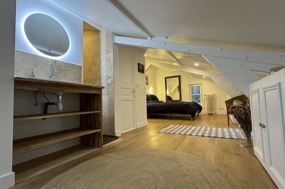 Maison 2 Chambres avec Jardin : Proche Paris, Versailles et Porte de Versailles in Meudon, Hauts-de-Seine