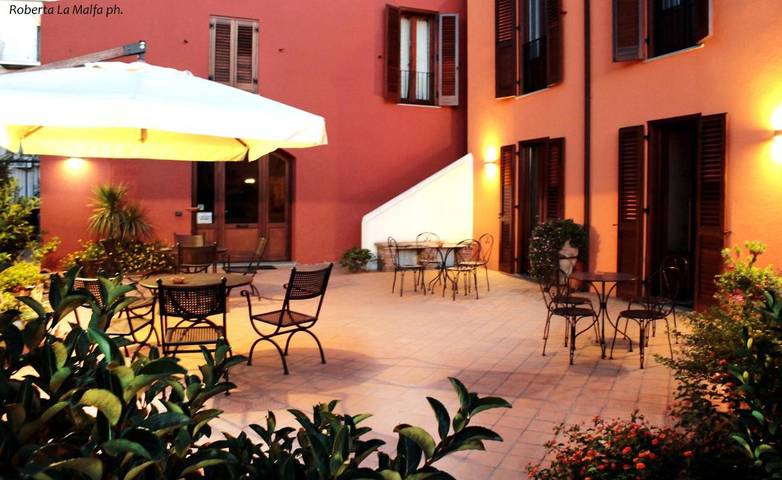 Ferienwohnung für 3 Personen, mit Balkon und Terrasse sowie Garten
