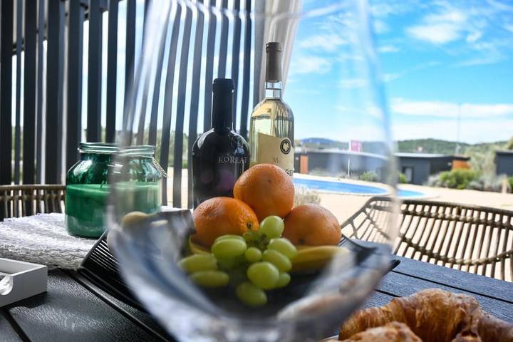 Camping pour 5 personnes, avec vue ainsi que piscine et terrasse à Pirovac - 3