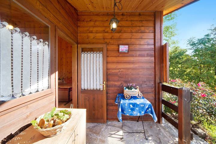 Chalé "Casa Ciclamino" com vista para a montanha, Wi-Fi e jardim in Município de Barzio, Alpes de Bergamo Ocidental