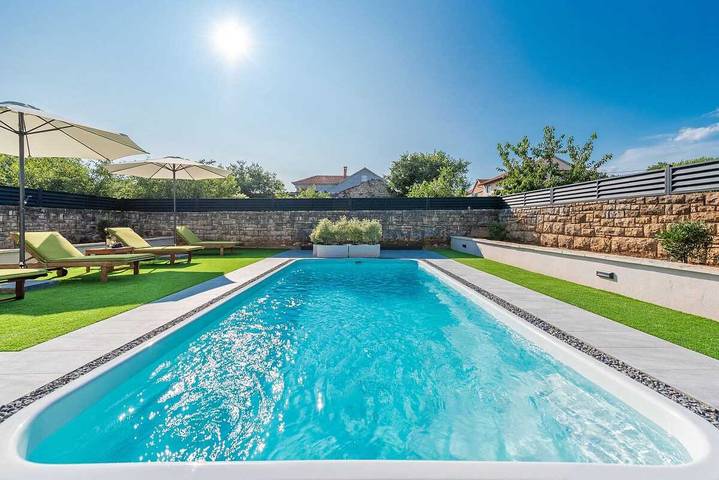 Villa für 5 Personen mit Garten in Pridraga, Donji Karin