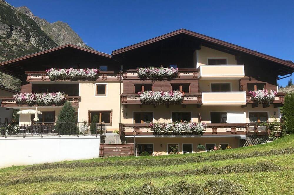 Wohlfühlzimmer Rifflsee Standard - Hotel Garni Rifflsee in Mandarfen, St. Leonhard im Pitztal