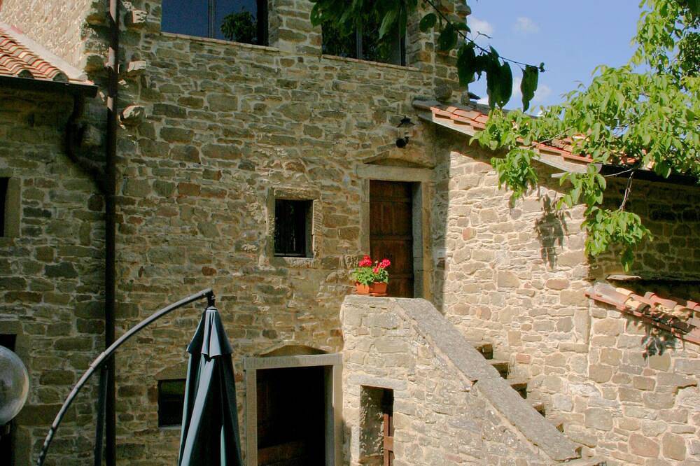 Villa mit privatem Pool, See- und Bergblick. 10% Rabatt für Juni / Juli in Caprese Michelangelo, Valtiberina