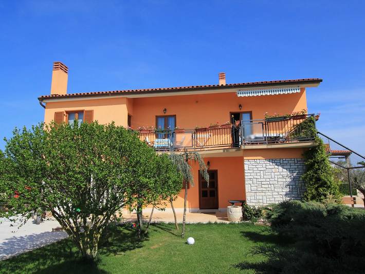 Appartamento per 4 persone, con giardino e terrazza a Fazana