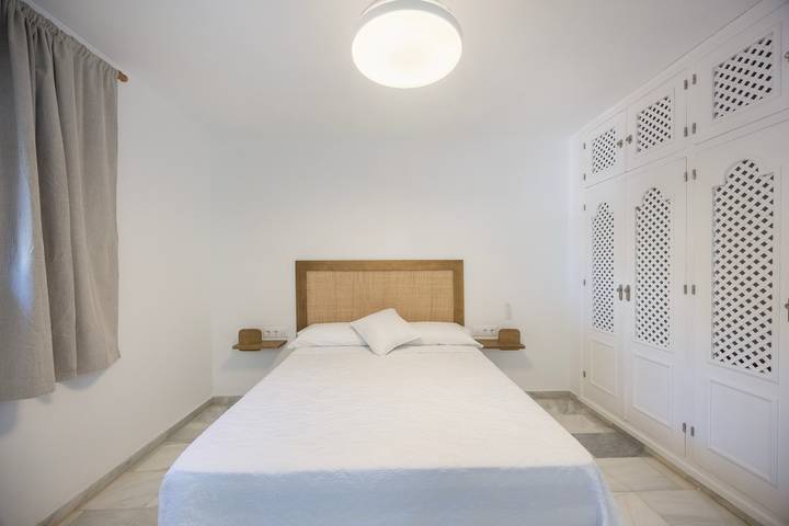 Isla Verde 1: Cozy Nature Room Near Chipiona Coast in Playa Montijo (Chipiona), Chipiona