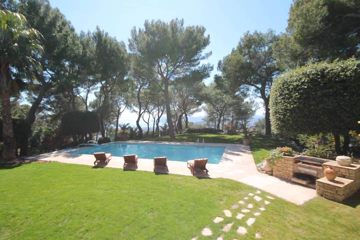 Gîte pour 8 personnes, avec piscine, animaux acceptés à Mougins - 3