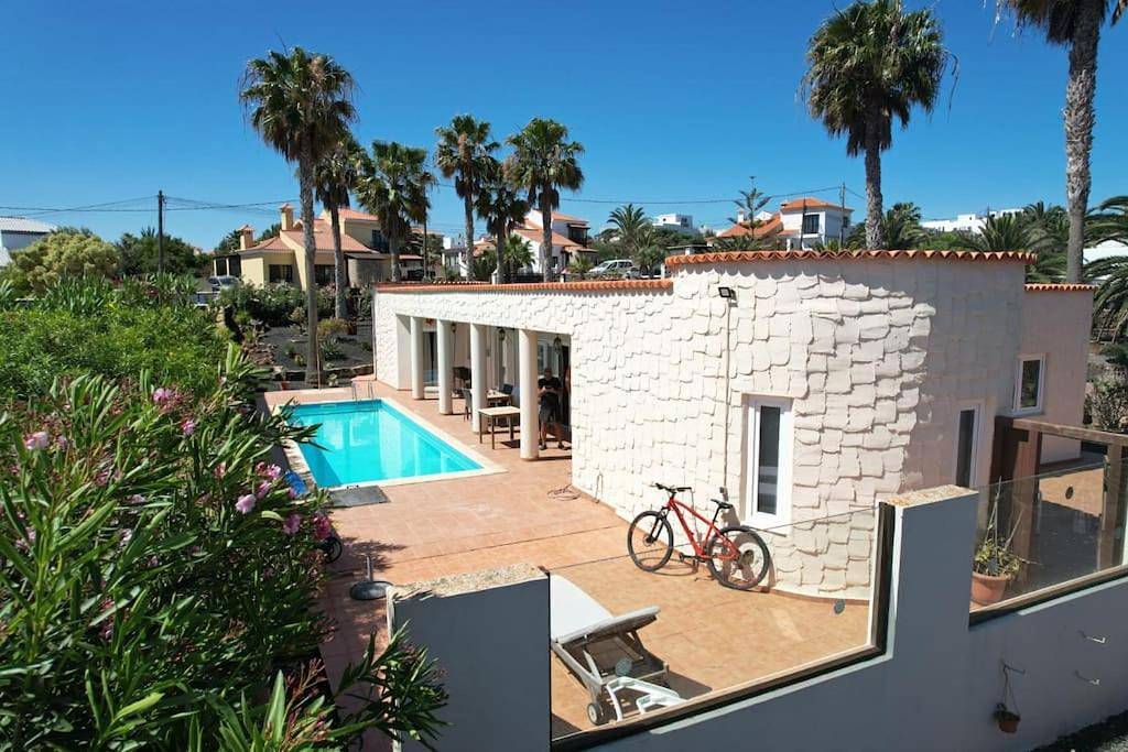 Villa with Private Pool in Villaverde, La Oliva