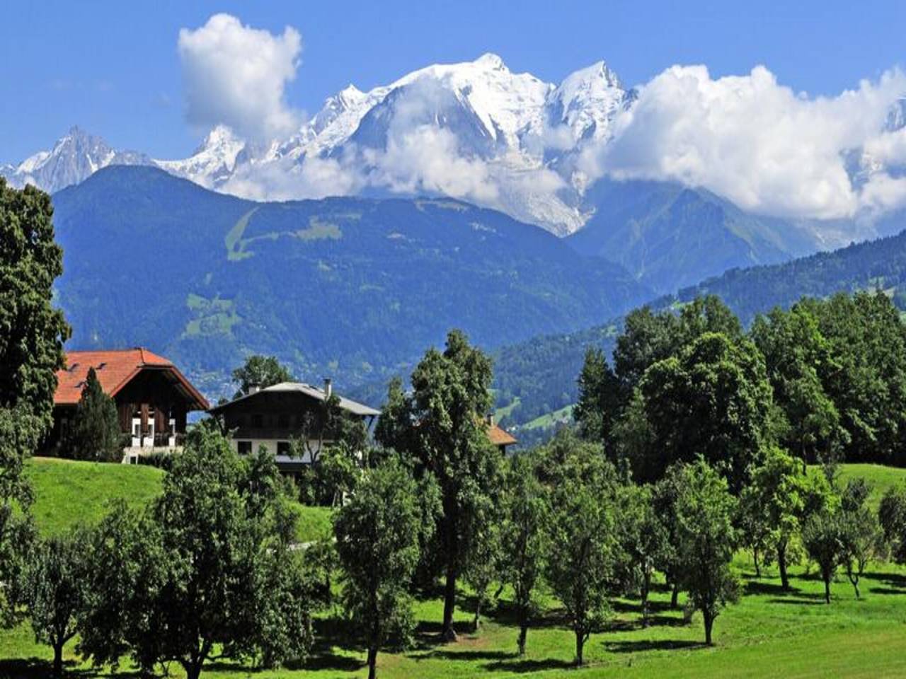 Appartement entier, Maison de vacances à Combloux avec piscine et spa in Combloux, Pays du Mont-Blanc