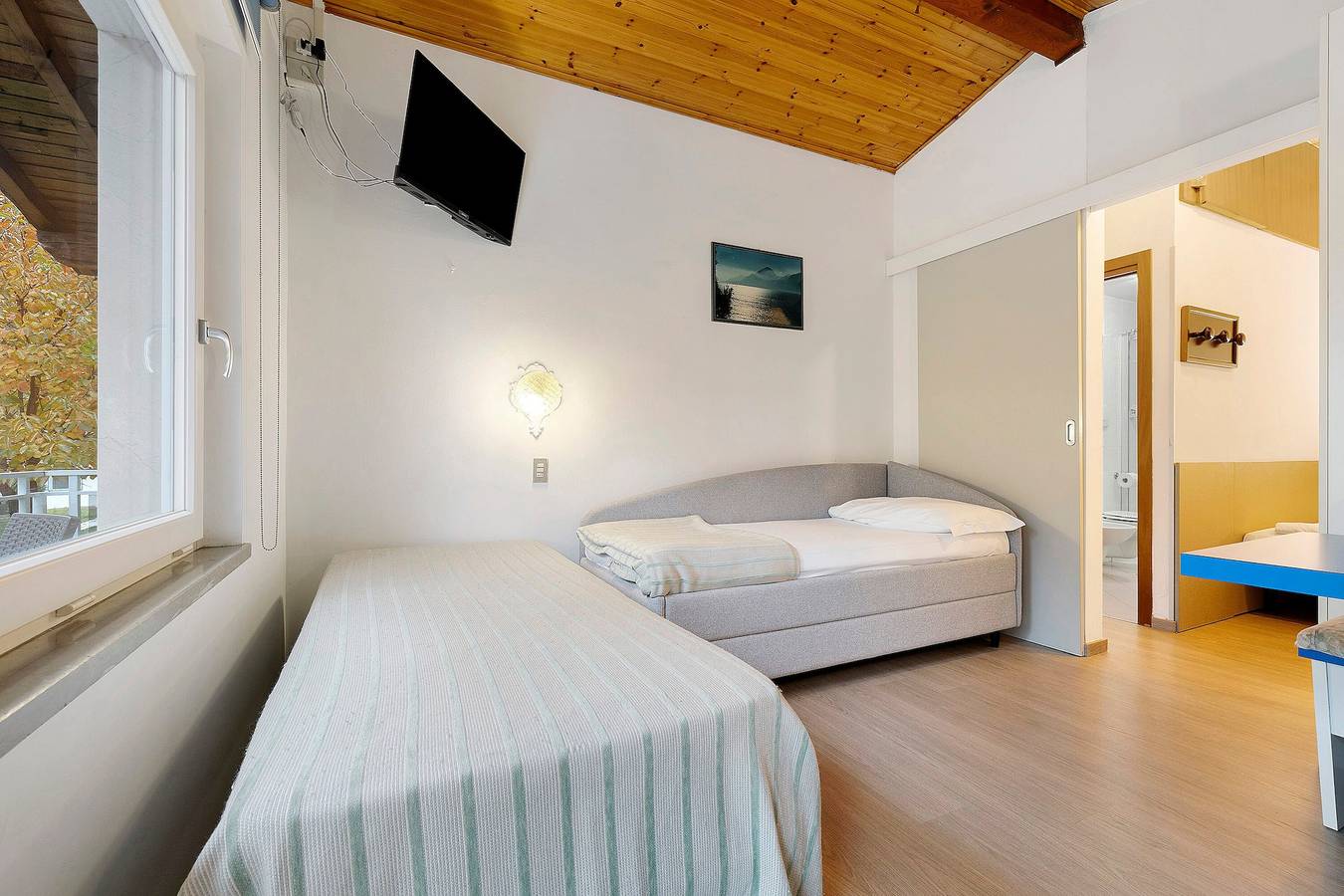 Appartamento intero, Appartamento 'Bungalow Pit Stop' con vista lago, Wi-Fi e aria condizionata in Brenzone, Prealpi Gardesane