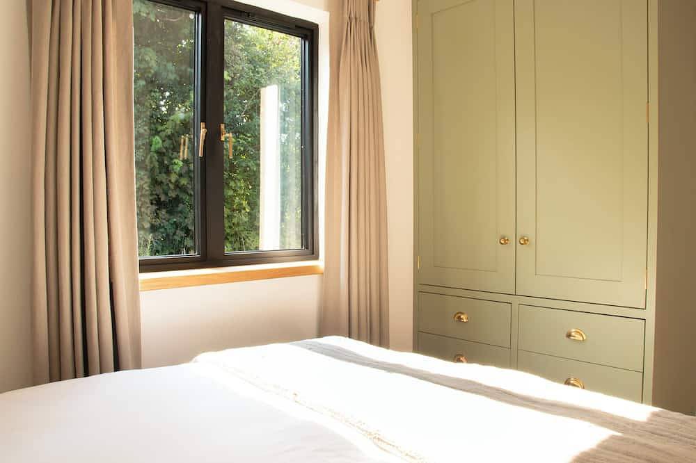 Beautiful re-imagined country chapel in peaceful hamlet in Kent