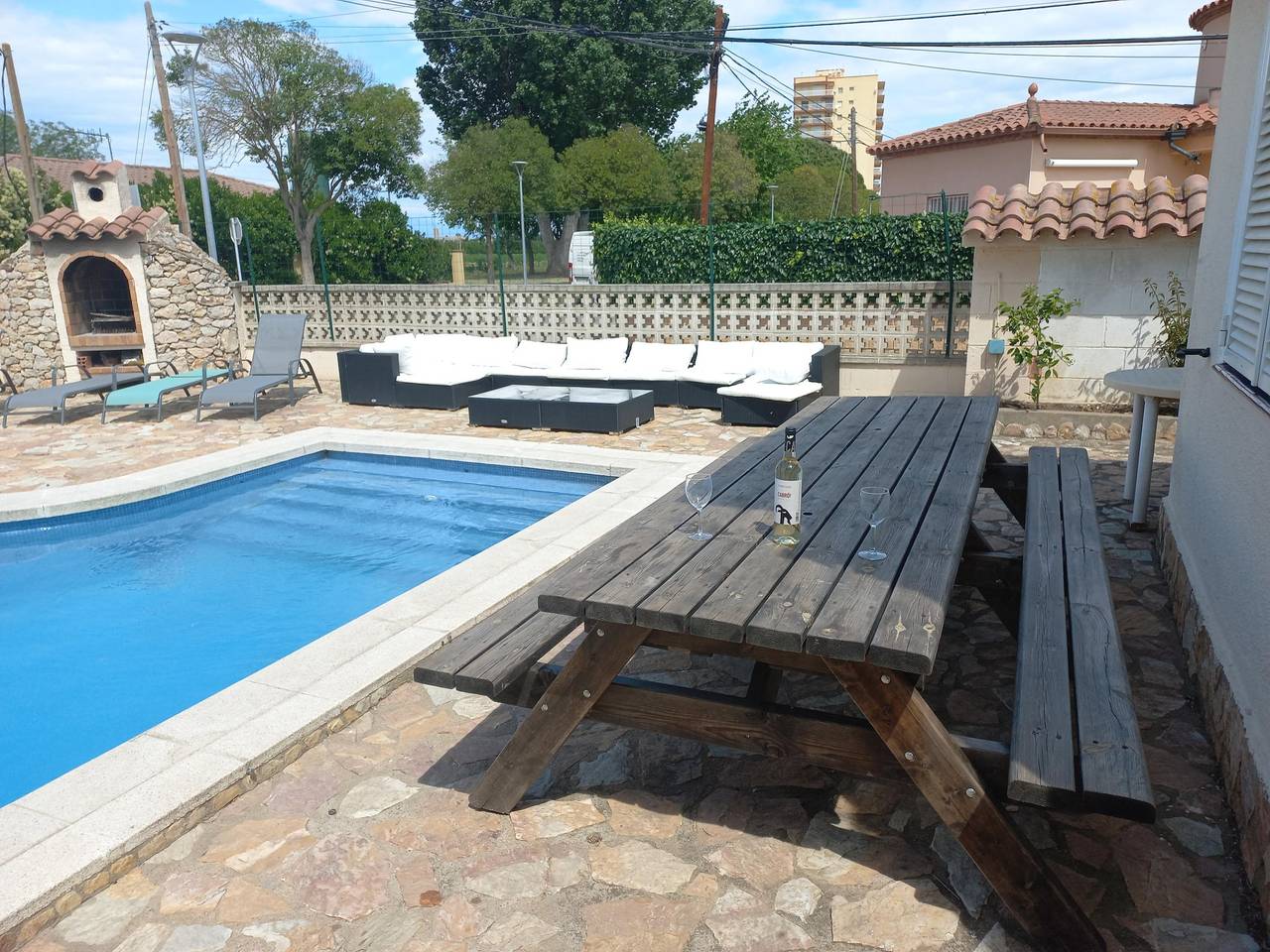 Olot 58. Casa para 10 personas, piscina privada, aire acondicionado, .... in San Pedro Pescador, Alt Empordà
