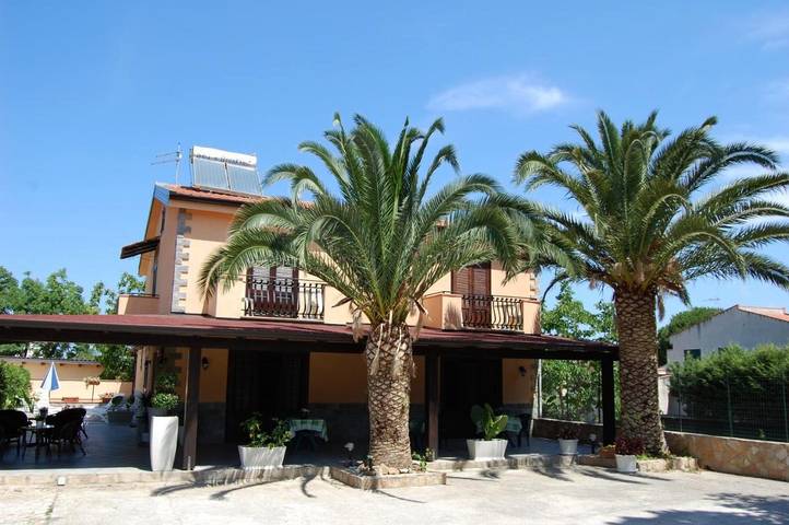 B&b per 3 persone, con Balcone e Terrazza nonché Giardino a Lascari