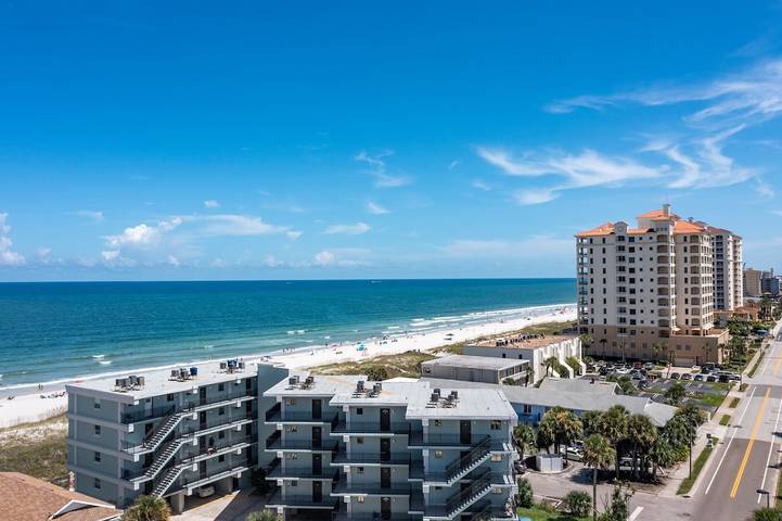 Vacation rental for 6 people, with balcony and pool, with pets in Jacksonville Beach
