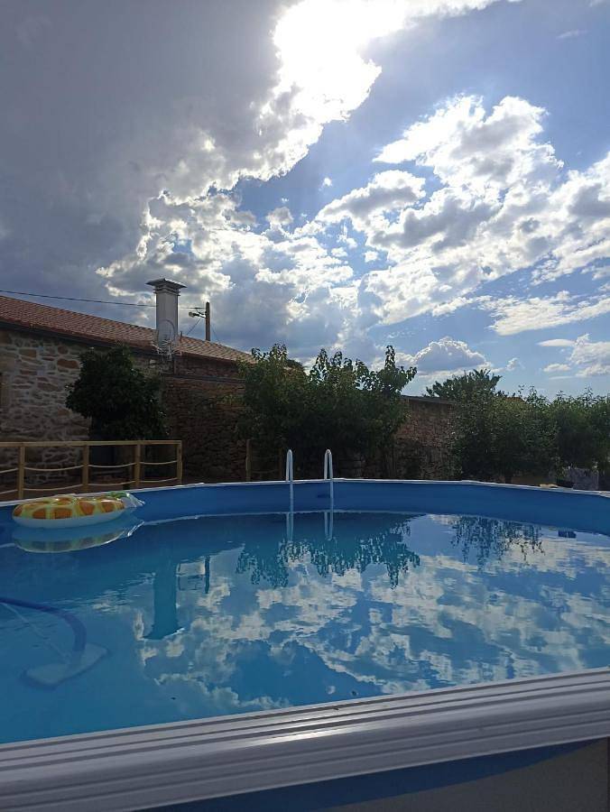 Location de vacances pour 4 personnes, avec Terrasse et Piscine dans Barreira