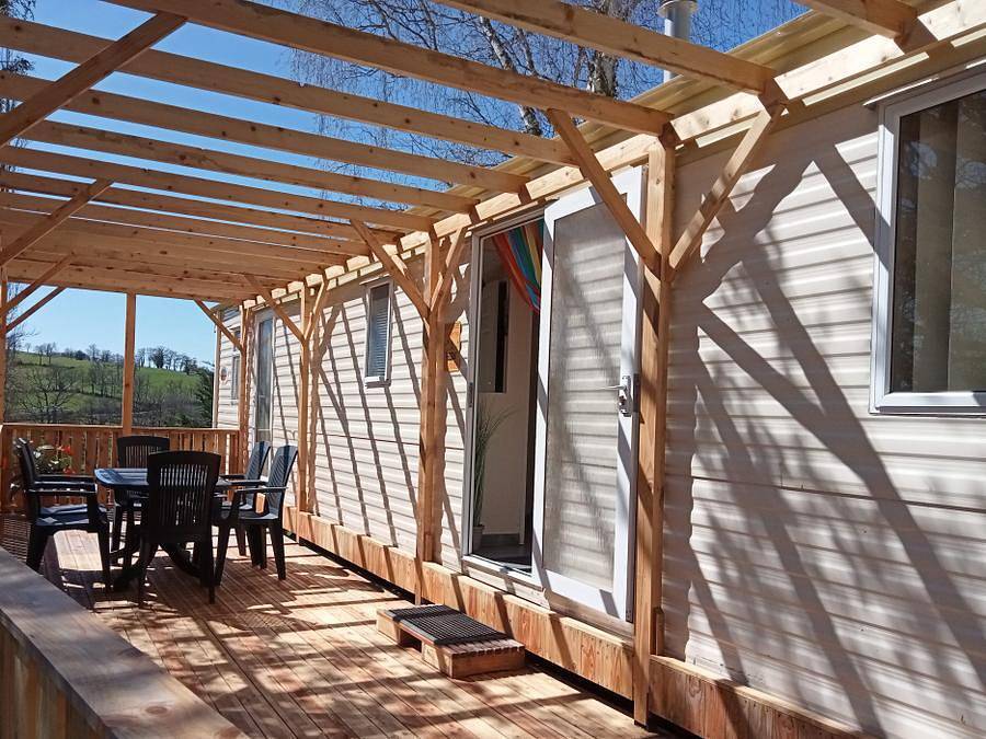 Camping La Perle - Mobilhome 6 personnes - Californie in Saint-Médard-la-Rochette, Région d'Aubussargues