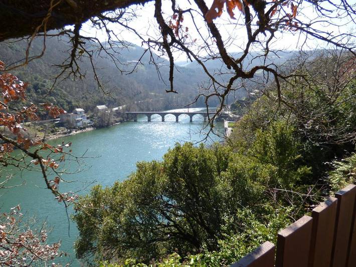 Location de vacances pour 15 personnes, avec Balcon et Terrasse ainsi que Jardin et Vue sur le lac à Réquista - 2