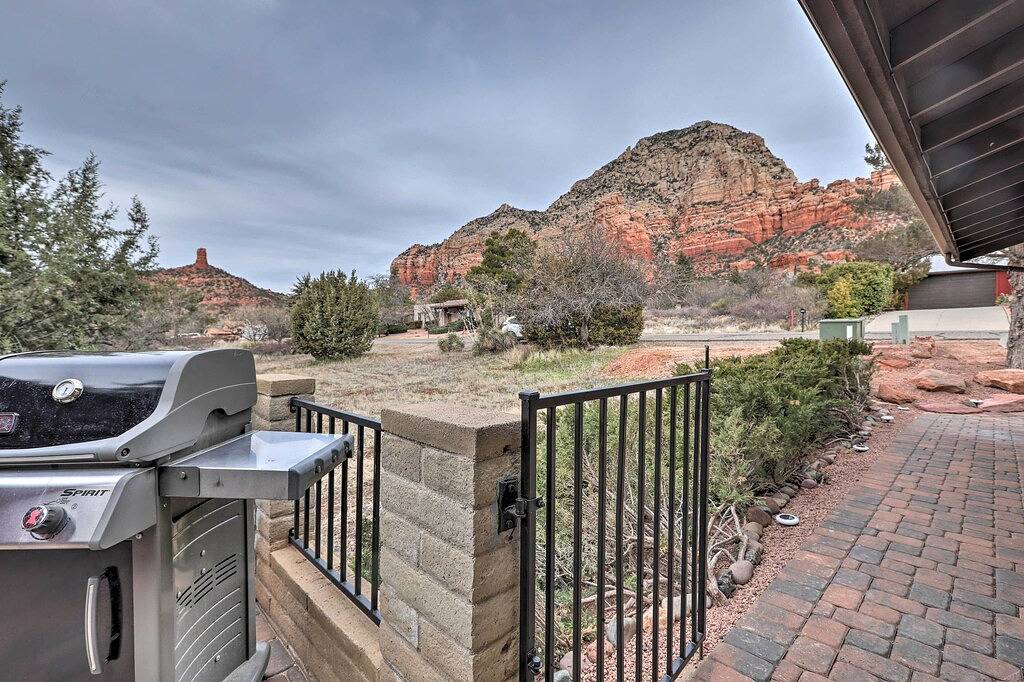 Neu! Sedona Apt mit Patio, Grill & Red Rocks Ansichten! in Sedona, Oak Creek Canyon