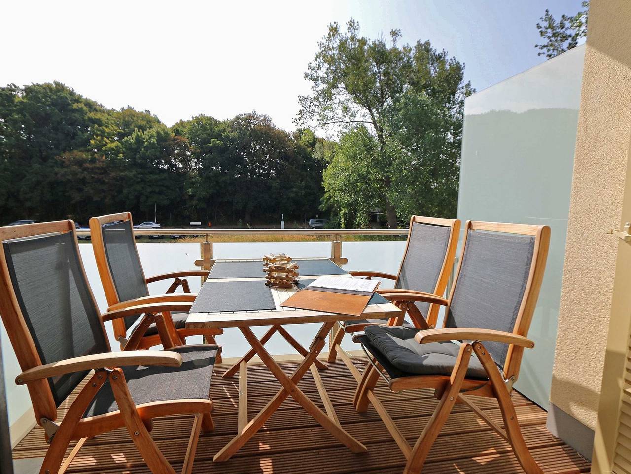 Ganze Ferienwohnung, F: Haus Sterntaucher Whg 06 mit Kamin & Balkon - Haus Sterntaucher Whg 06 mit Kamin & Balkon in Thiessow, Mönchgut