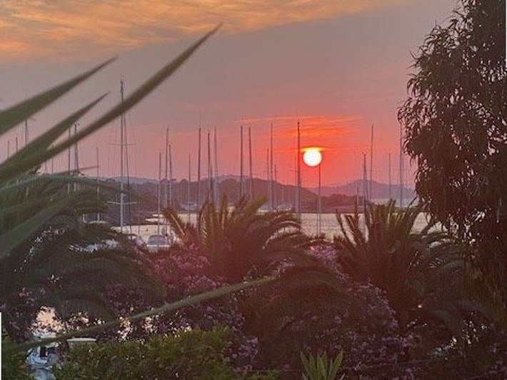 Location de vacances pour 4 personnes, avec Balcon et Jardin dans Porquerolles
