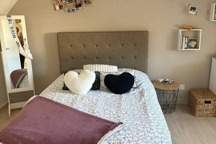 Jolie maison avec jardin et terrasse in Ploumagoar, Région de Guingamp