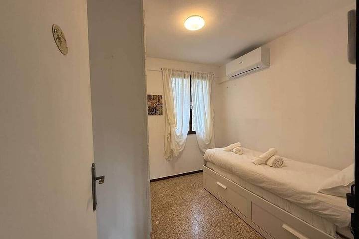Apartamento entero, Apartamento con chimenea y terraza junto al Pantano de San Juan in San Martín de Valdeiglesias, Provincia de Madrid