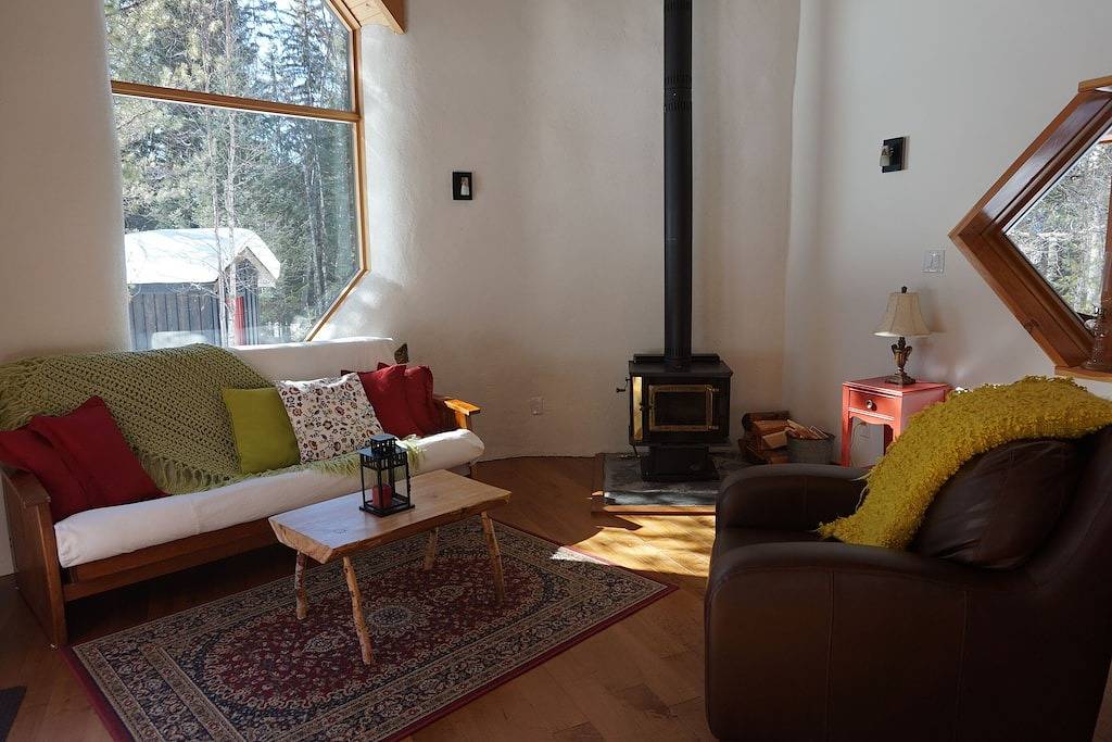 Le renforcement de l'éco-Belle dans le coeur des montagnes Rocheuses in Kicking Horse